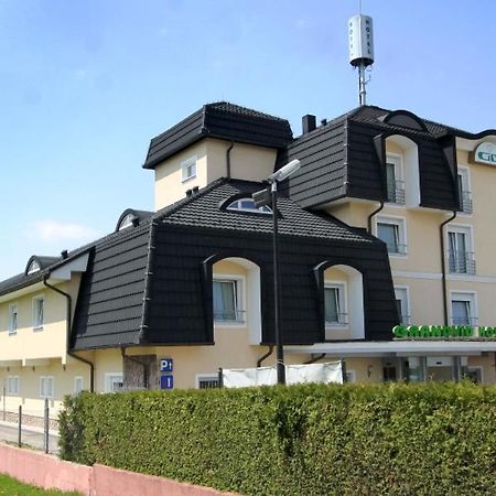Grandvid Hotel Skofljica Luaran gambar
