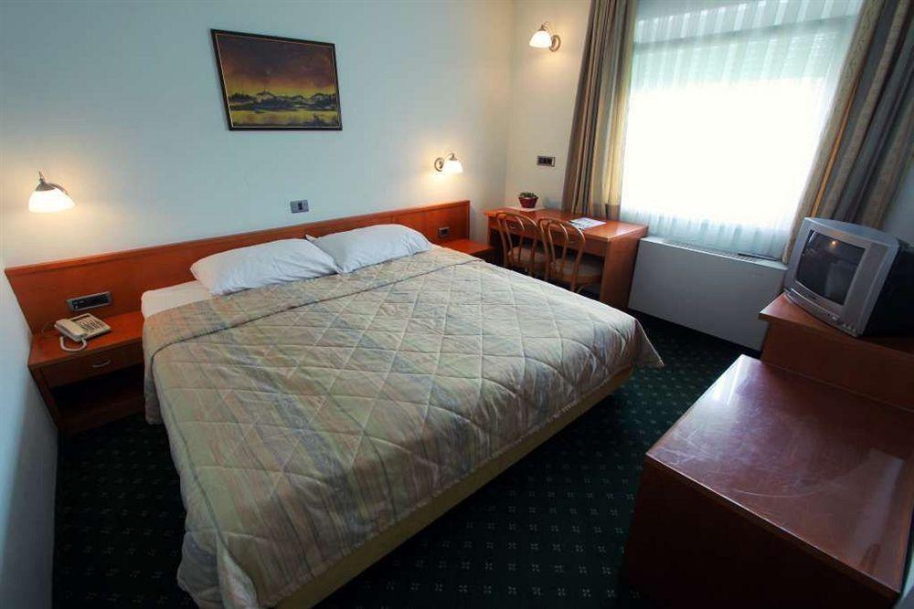 Grandvid Hotel Skofljica Luaran gambar