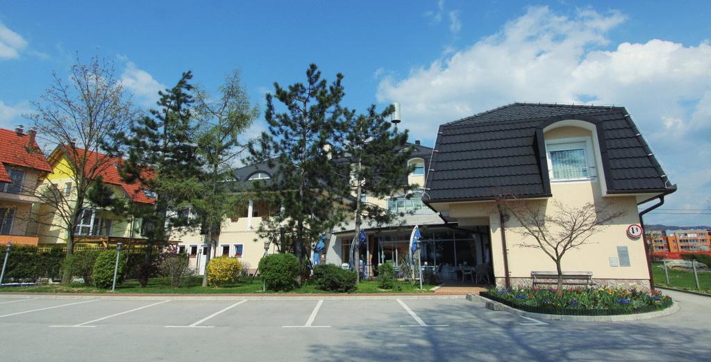 Grandvid Hotel Skofljica Luaran gambar