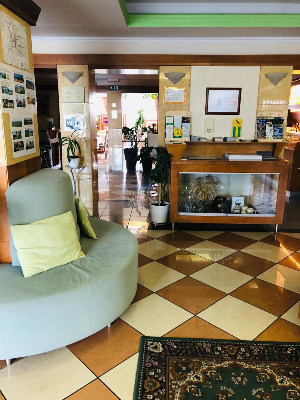 Grandvid Hotel Skofljica Luaran gambar