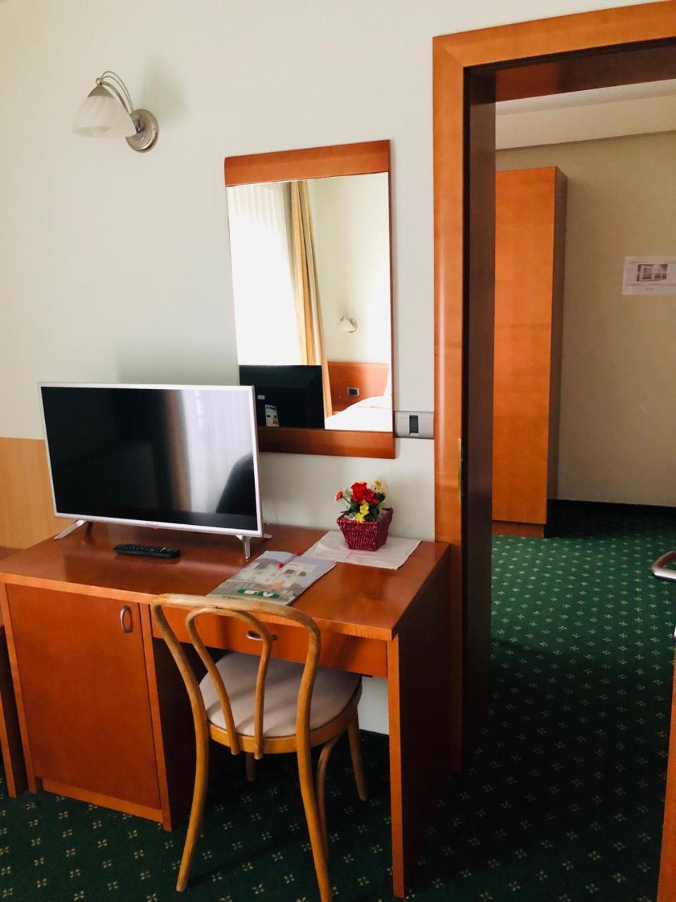 Grandvid Hotel Skofljica Luaran gambar