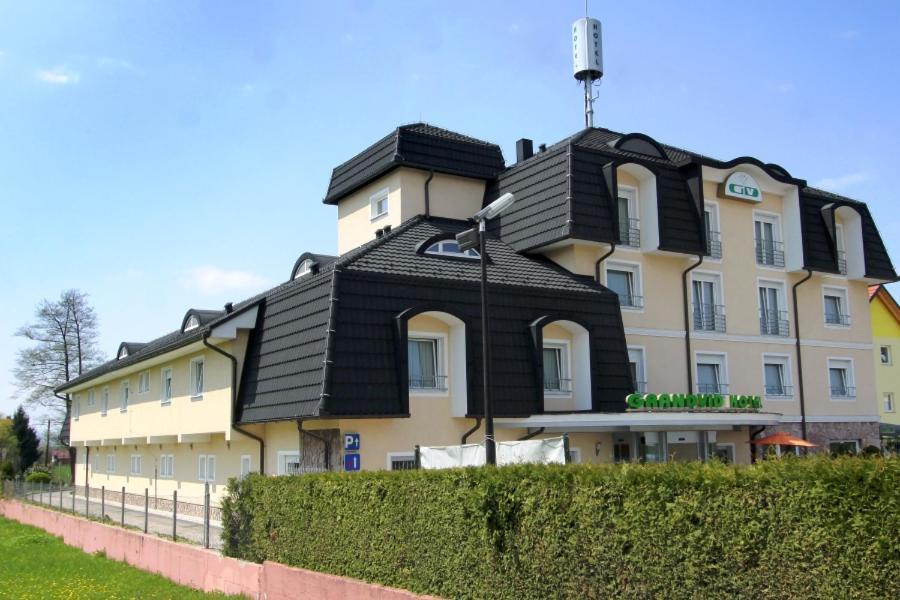 Grandvid Hotel Skofljica Luaran gambar