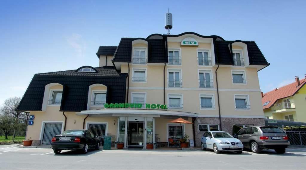 Grandvid Hotel Skofljica Luaran gambar
